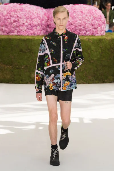 Look 47